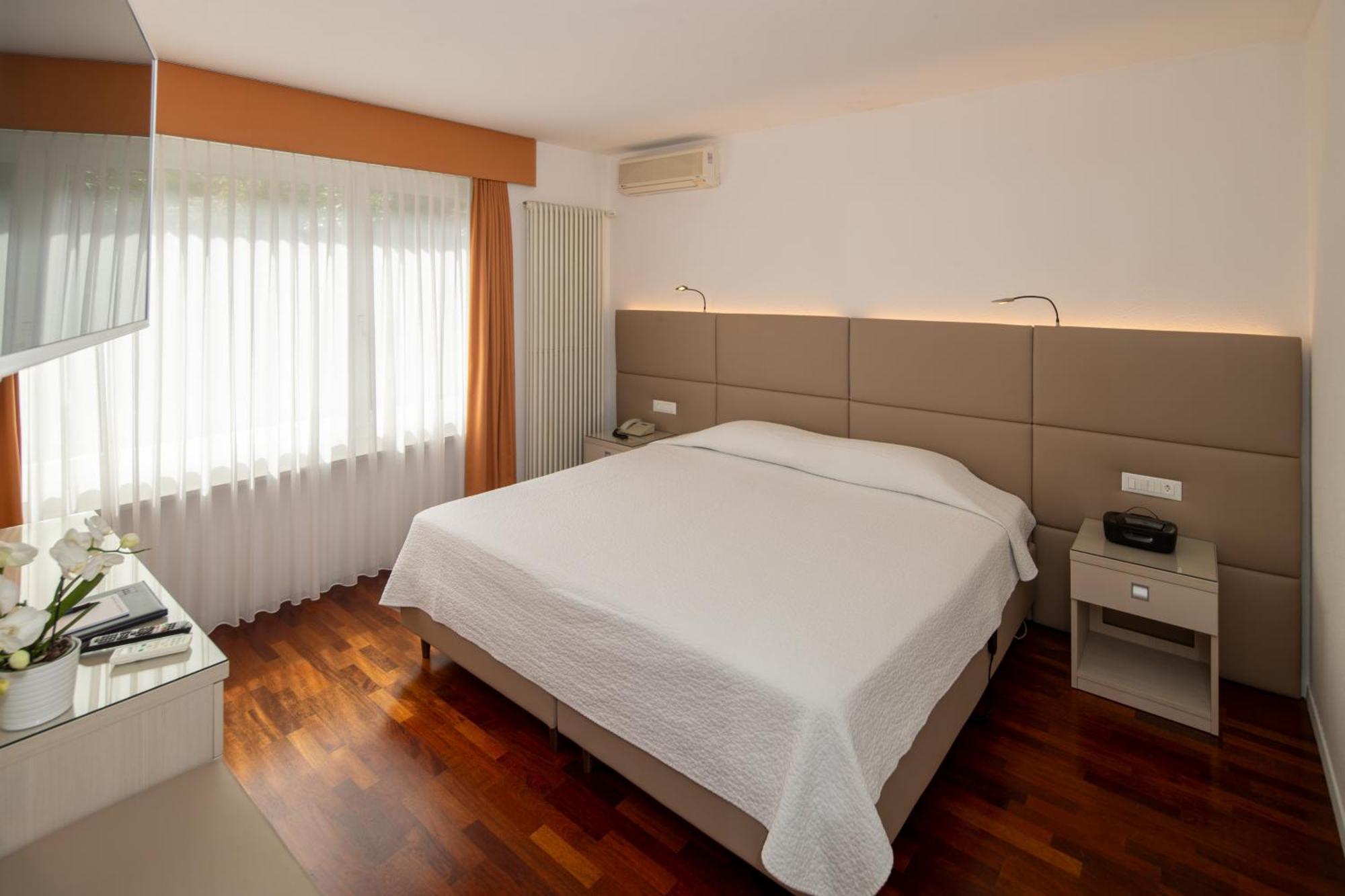 Hotel Campione Биссоне Экстерьер фото